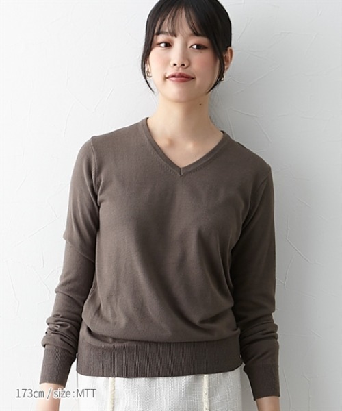 slattgir（スラットジール）の「高身長　毛玉ができにくい洗えるＶネックセーター　（トールサイズ）（ニット/セーター・レディース・ブラック/ライトベージュ/ブルー/ダークオレンジ/ダークグリーン・M/L/LL/3L）」の18枚目の写真