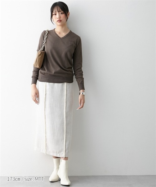 slattgir（スラットジール）の「高身長　毛玉ができにくい洗えるＶネックセーター　（トールサイズ）（ニット/セーター・レディース・ブラック/ライトベージュ/ブルー/ダークオレンジ/ダークグリーン・M/L/LL/3L）」の20枚目の写真