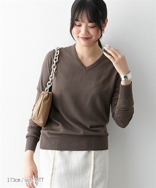 slattgir（スラットジール）の「高身長　毛玉ができにくい洗えるＶネックセーター　（トールサイズ）（ニット/セーター・レディース・ブラック/ライトベージュ/ブルー/ダークオレンジ/ダークグリーン・M/L/LL/3L）」の6枚目の写真