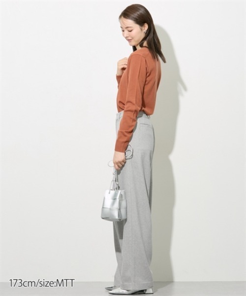 slattgir（スラットジール）の「高身長　毛玉ができにくい洗えるＶネックセーター　（トールサイズ）（ニット/セーター・レディース・ブラック/ライトベージュ/ブルー/ダークオレンジ/ダークグリーン・M/L/LL/3L）」の14枚目の写真