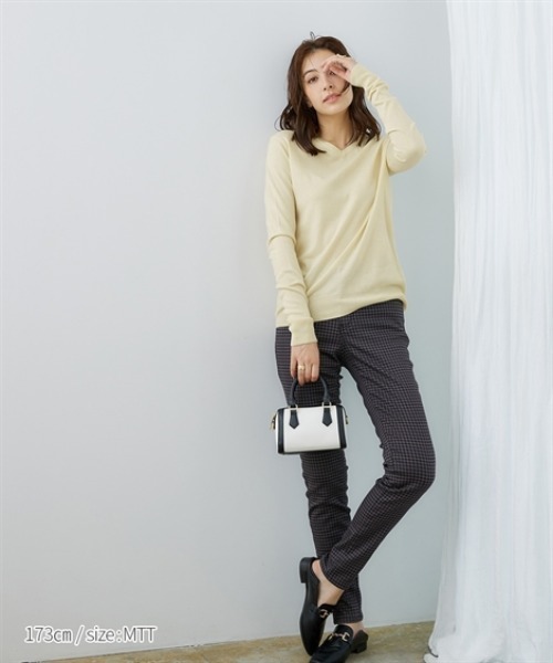 slattgir（スラットジール）の「高身長　毛玉ができにくい洗えるＶネックセーター　（トールサイズ）（ニット/セーター・レディース・ブラック/ライトベージュ/ブルー/ダークオレンジ/ダークグリーン・M/L/LL/3L）」の17枚目の写真