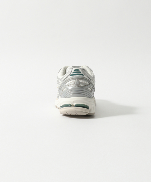 NEW BALANCE(ニューバランス)の「New Balance(ニューバランス) M1906REE(スニーカー・メンズ・シルバー・25.5cm/26cm/26.5cm/27cm/27.5cm/28cm)」の8枚目の写真