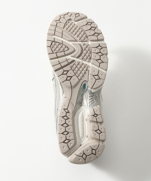 NEW BALANCE(ニューバランス)の「New Balance(ニューバランス) M1906REE(スニーカー・メンズ・シルバー・25.5cm/26cm/26.5cm/27cm/27.5cm/28cm)」の12枚目の写真