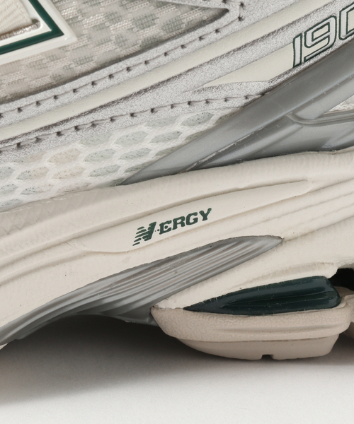 NEW BALANCE(ニューバランス)の「New Balance(ニューバランス) M1906REE(スニーカー・メンズ・シルバー・25.5cm/26cm/26.5cm/27cm/27.5cm/28cm)」の17枚目の写真