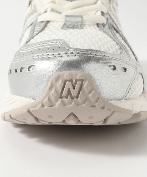 NEW BALANCE(ニューバランス)の「New Balance(ニューバランス) M1906REE(スニーカー・メンズ・シルバー・25.5cm/26cm/26.5cm/27cm/27.5cm/28cm)」の18枚目の写真
