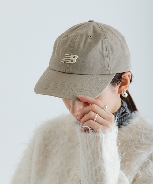 NEW BALANCE(ニューバランス)の「NEW BALANCE カーブドブリムNBキャップ(キャップ・レディース・ホワイト/ピンク/ベージュ・FREE)」の2枚目の写真
