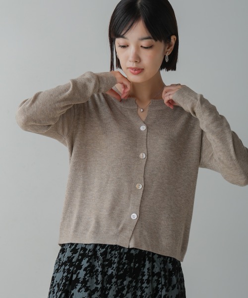 Bou Jeloud(ブージュルード)の「ソフトタッチキーネックカーデ(カーディガン/ボレロ・レディース・ブラック/ベージュ/グレー/レッド・FREE)」の3枚目の写真