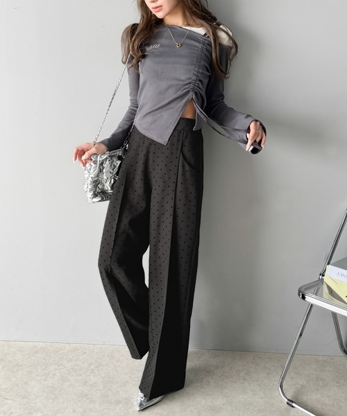classicalelf（クラシカルエルフ）の「洗練された大人カワイイスタイル。フロッキードットワイドパンツ（セットアップ可能）（スラックス・レディース・チャコール/ブラック・X-LARGE/SMALL/MEDIUM/LARGE）」の3枚目の写真