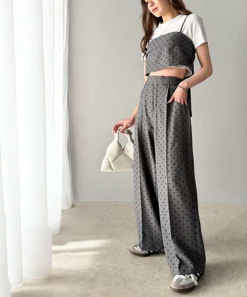 classicalelf（クラシカルエルフ）の「洗練された大人カワイイスタイル。フロッキードットワイドパンツ（セットアップ可能）（スラックス・レディース・チャコール/ブラック・X-LARGE/SMALL/MEDIUM/LARGE）」の8枚目の写真