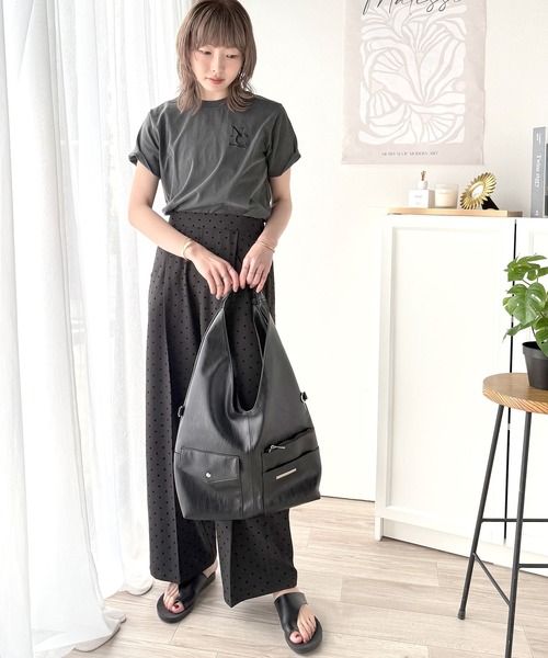 classicalelf（クラシカルエルフ）の「洗練された大人カワイイスタイル。フロッキードットワイドパンツ（セットアップ可能）（スラックス・レディース・チャコール/ブラック・X-LARGE/SMALL/MEDIUM/LARGE）」の21枚目の写真