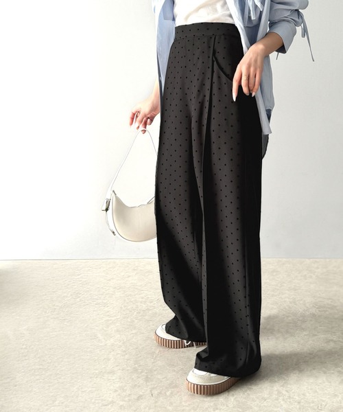 classicalelf（クラシカルエルフ）の「洗練された大人カワイイスタイル。フロッキードットワイドパンツ（セットアップ可能）（スラックス・レディース・チャコール/ブラック・X-LARGE/SMALL/MEDIUM/LARGE）」の19枚目の写真