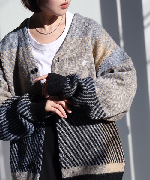 BEVERLY HILLS POLO CLUB(ビバリーヒルズポロクラブ)の「【BEVERLY HILLS POLO CLUB/ビバリーヒルズポロクラブ】モヘアタッチ ニットカーディガン(カーディガン/ボレロ・メンズ・ブルー/オレンジ系その他/ブラック/グレー系その他/ピンク系その他/パープル系その他/グリーン/ピンク/ベージュ系その他/ベージュ/オレンジ/グリーン系その他/ブルー系その他・M/L/LL)」の5枚目の写真