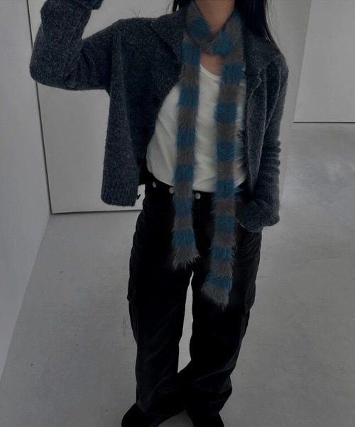 ARCHIVER(アーカイバ)の「【Bz】スキニーロングニットスカーフ/ロングタイ/細マフラー(MA)(マフラー・レディース・ブラック/ブルー/ブラウン/ホワイト・FREE)」の4枚目の写真