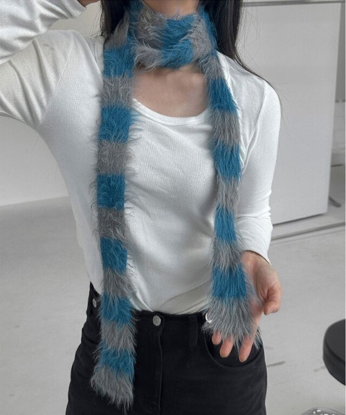 ARCHIVER(アーカイバ)の「【Bz】スキニーロングニットスカーフ/ロングタイ/細マフラー(MA)(マフラー・レディース・ブラック/ブルー/ブラウン/ホワイト・FREE)」の10枚目の写真