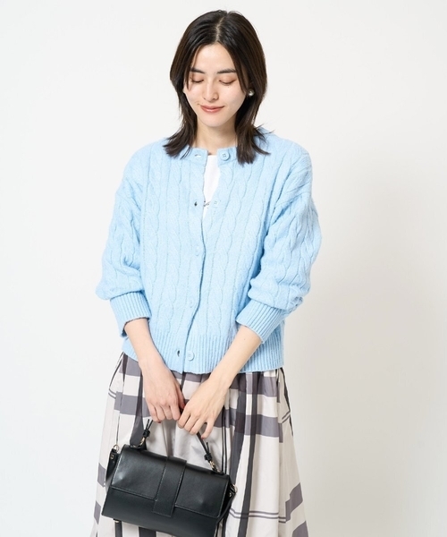 a.v.v（アーヴェヴェ）の「2WAY アラン柄ニットカーディガン（カーディガン/ボレロ・レディース・グレー/ダークインディゴブルー/ベージュ・34/36/38/42/40）」の5枚目の写真