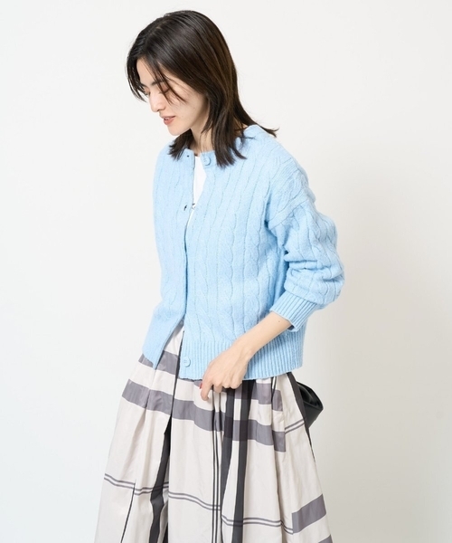 a.v.v（アーヴェヴェ）の「2WAY アラン柄ニットカーディガン（カーディガン/ボレロ・レディース・グレー/ダークインディゴブルー/ベージュ・34/36/38/42/40）」の6枚目の写真