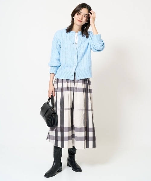 a.v.v（アーヴェヴェ）の「2WAY アラン柄ニットカーディガン（カーディガン/ボレロ・レディース・グレー/ダークインディゴブルー/ベージュ・34/36/38/42/40）」の10枚目の写真