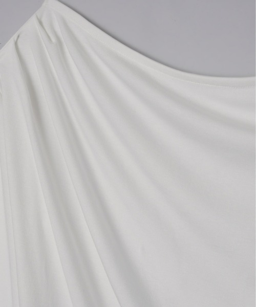 Olu.（オルドット）の「ドレープフレアスリーブカットソー（Tシャツ/カットソー・レディース・チャコールグレー/ホワイト・FREE）」の11枚目の写真