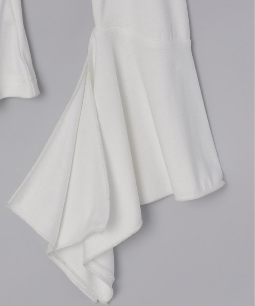 Olu.（オルドット）の「ドレープフレアスリーブカットソー（Tシャツ/カットソー・レディース・チャコールグレー/ホワイト・FREE）」の13枚目の写真