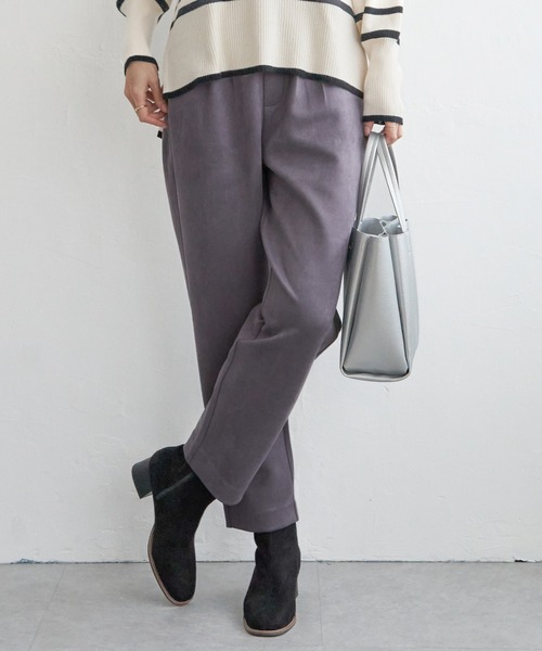 ikka(イッカ)の「GOKU楽フェイクスエードテーパードパンツ(その他パンツ・レディース・モカ/ベージュ/ブラック・L/M/S)」の1枚目の写真