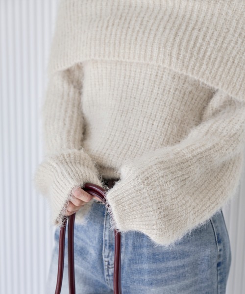 UNE MANSION(ユヌマンション)の「アンゴラモヘアフォンダンオフショルダーオーバーサイズニット(ニット/セーター・レディース・ブラック/クリーム・FREE)」の14枚目の写真