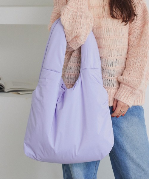 titivate(ティティベイト)の「撥水中綿トートバッグ(トートバッグ・レディース・ブラック/ライトグリーン/アイボリー/ラベンダー・FREE)」の1枚目の写真