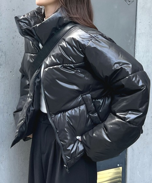 Futier land（フューティアランド）の「メタリック中綿パッファー/フェイクダウン（ブルゾン・レディース・ブラック/シルバー・MEDIUM）」の2枚目の写真