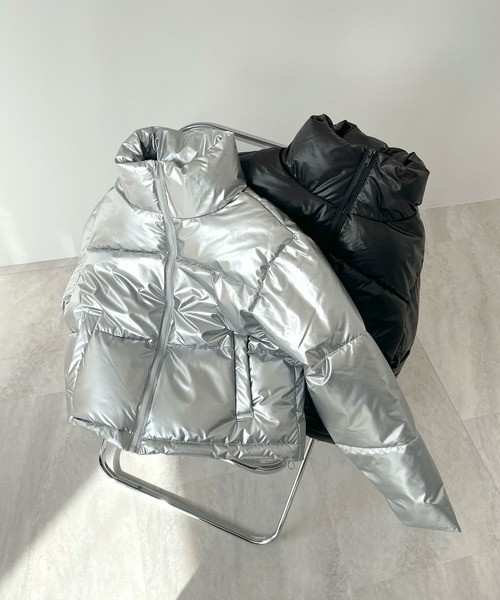 Futier land（フューティアランド）の「メタリック中綿パッファー/フェイクダウン（ブルゾン・レディース・ブラック/シルバー・MEDIUM）」の4枚目の写真