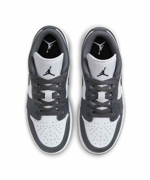 JORDAN BRAND（ジョーダンブランド）の「《親子コーデ対応商品》エア ジョーダン 1 LOW ジュニアシューズ / Air Jordan 1 Low Big Kids' Shoes 553560-152 White（スニーカー・キッズ・ホワイト系3・22.5/23/23.5/24/24.5/25）」の4枚目の写真