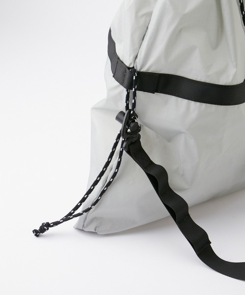 Unblend（アンブレンド）の「【Unblend】ドローコード ナイロン スリングバッグ（ショルダーバッグ・レディース・ネイビー/ブラック/グレー・FREE）」の4枚目の写真