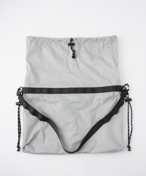 Unblend（アンブレンド）の「【Unblend】ドローコード ナイロン スリングバッグ（ショルダーバッグ・レディース・ネイビー/ブラック/グレー・FREE）」の6枚目の写真