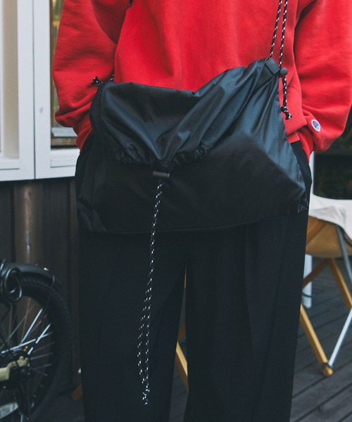 Unblend（アンブレンド）の「【Unblend】ドローコード ナイロン スリングバッグ（ショルダーバッグ・レディース・ネイビー/ブラック/グレー・FREE）」の15枚目の写真