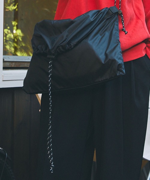 Unblend（アンブレンド）の「【Unblend】ドローコード ナイロン スリングバッグ（ショルダーバッグ・レディース・ネイビー/ブラック/グレー・FREE）」の16枚目の写真