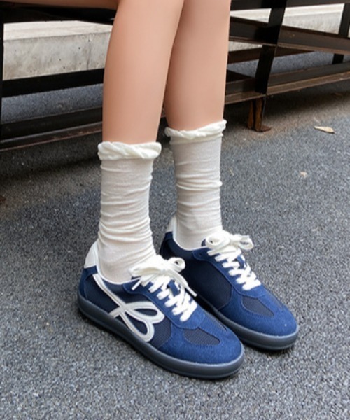 Teem Store(チームストア)の「バイカラートレーナースニーカー(スニーカー・レディース・ホワイト/ネイビー/レッド・L/M/S)」の4枚目の写真