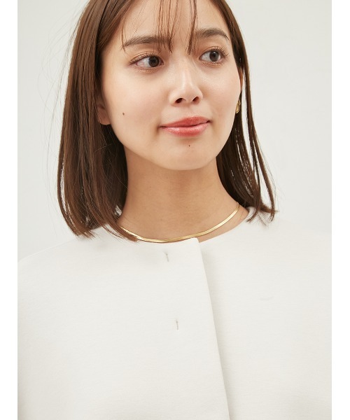 Mila Owen（ミラオーウェン）の「ノーカラーフラップポケット付きポンチコート（ノーカラーコート・レディース・グリーン/ダークネイビー/アイボリー・1/0）」の9枚目の写真