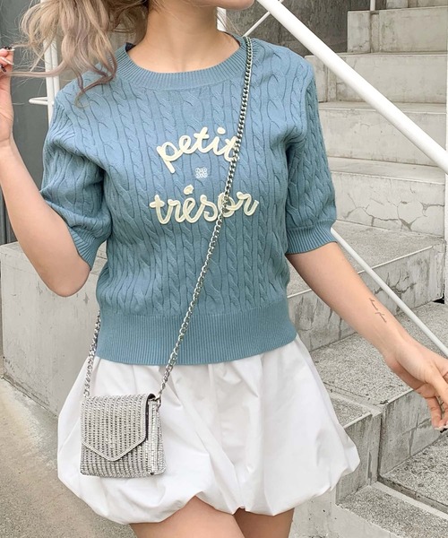 mily bilet(ミウィビレット)の「【mily bilet】上品フェミニン。コード刺繍ケーブル柄サマーニット(Tシャツ/カットソー・レディース・アイボリー/ブルー/グレー・LARGE/MEDIUM/SMALL/X-LARGE)」の4枚目の写真