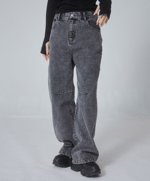 ENVYM(アンビー)の「ルーズシルエットデニムパンツ(デニムパンツ・レディース・ブラック/ブルー/ピンク・MEDIUM/SMALL)」の1枚目の写真