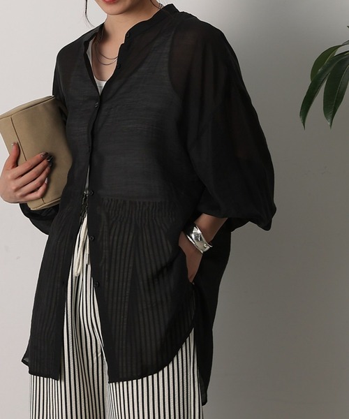 COLONY 2139（コロニートゥーワンスリーナイン）の「シアーバンドカラー長袖シャツ（シャツ/ブラウス・レディース・ブラック/サックスブルー/ホワイト/ライトグレー/ブラウン/モスグリーン・FREE）」の3枚目の写真