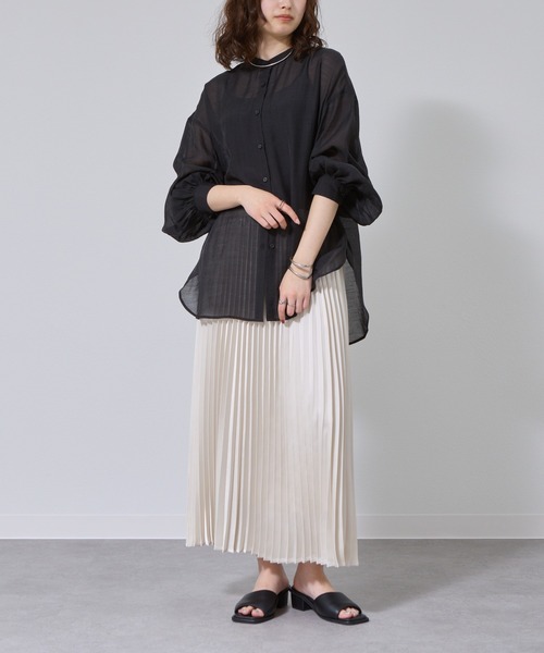 COLONY 2139（コロニートゥーワンスリーナイン）の「シアーバンドカラー長袖シャツ（シャツ/ブラウス・レディース・ブラック/サックスブルー/ホワイト/ライトグレー/ブラウン/モスグリーン・FREE）」の15枚目の写真