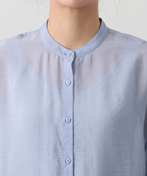 COLONY 2139（コロニートゥーワンスリーナイン）の「シアーバンドカラー長袖シャツ（シャツ/ブラウス・レディース・ブラック/サックスブルー/ホワイト/ライトグレー/ブラウン/モスグリーン・FREE）」の22枚目の写真