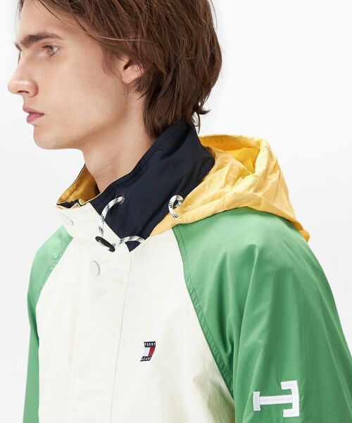 tommy jeans(トミー ジーンズ)の「カラーブロックジャケット(ナイロンジャケット・メンズ・ネイビー/ホワイト・MEDIUM/X-LARGE/SMALL/LARGE)」の3枚目の写真