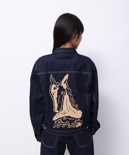 Common Noun（コモン ナウン）の「“HORSE” norahi デニムジャケット（デニムジャケット・レディース・ライトブルー/インディゴブルー・M/L）」の2枚目の写真
