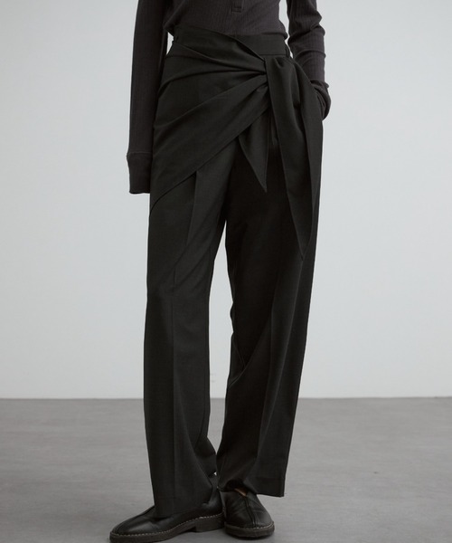 CREDONA（クレドナ）の「SWAY SCARF PANTS/スウェイスカーフパンツ（スラックス・レディース・ブラック/チャコールグレー/ブラウン・0/1）」の2枚目の写真