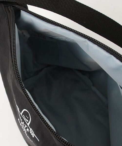 THRASHER(スラッシャー)の「THRASHER ゴンズデザインナイロンミニショルダーバッグ(ショルダーバッグ・メンズ・ブラック×ホワイト/ブルー系その他/グレー系その他・FREE)」の6枚目の写真
