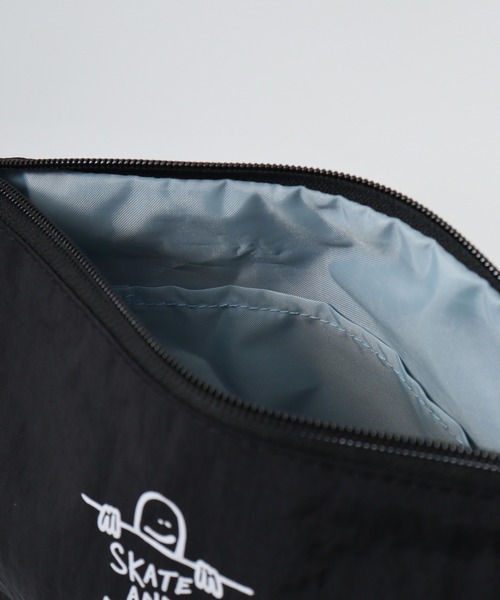 THRASHER(スラッシャー)の「THRASHER ゴンズデザインナイロンミニショルダーバッグ(ショルダーバッグ・メンズ・ブラック×ホワイト/ブルー系その他/グレー系その他・FREE)」の12枚目の写真