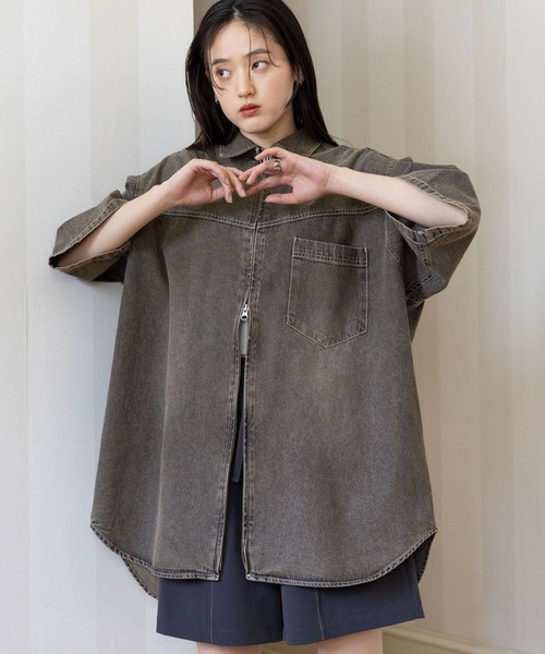 RAGEBLUE（レイジブルー）の「オーバーサイズ/Wジップデニムルーズシャツ（シャツ/ブラウス・レディース・ライトブルー/ブラック/ブラウン・FREE）」の2枚目の写真