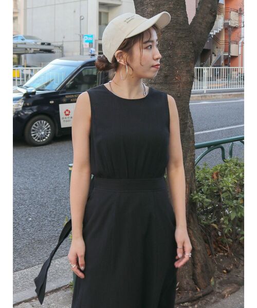 Ungrid（アングリッド）の「バックデザインノースリワンピース（ワンピース・レディース・アイボリー/ブラック/イエロー・SMALL/MEDIUM）」の21枚目の写真