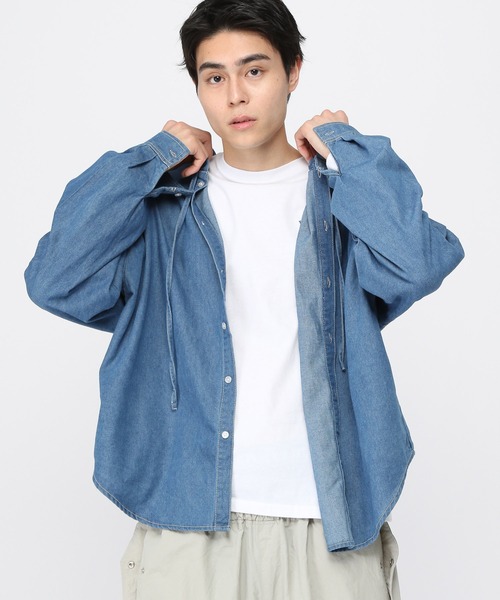 LAND MUSEUM(ランドミュージアム)の「LAND MUSEUM/フードデニムシャツ(シャツ/ブラウス・メンズ・ライトブルー/ブラック・FREE)」の2枚目の写真