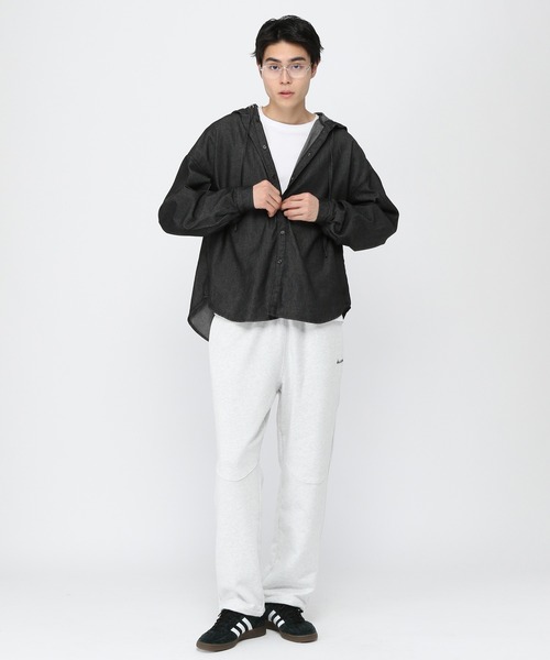 LAND MUSEUM(ランドミュージアム)の「LAND MUSEUM/フードデニムシャツ(シャツ/ブラウス・メンズ・ライトブルー/ブラック・FREE)」の9枚目の写真