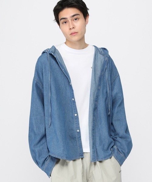 LAND MUSEUM(ランドミュージアム)の「LAND MUSEUM/フードデニムシャツ(シャツ/ブラウス・メンズ・ライトブルー/ブラック・FREE)」の6枚目の写真